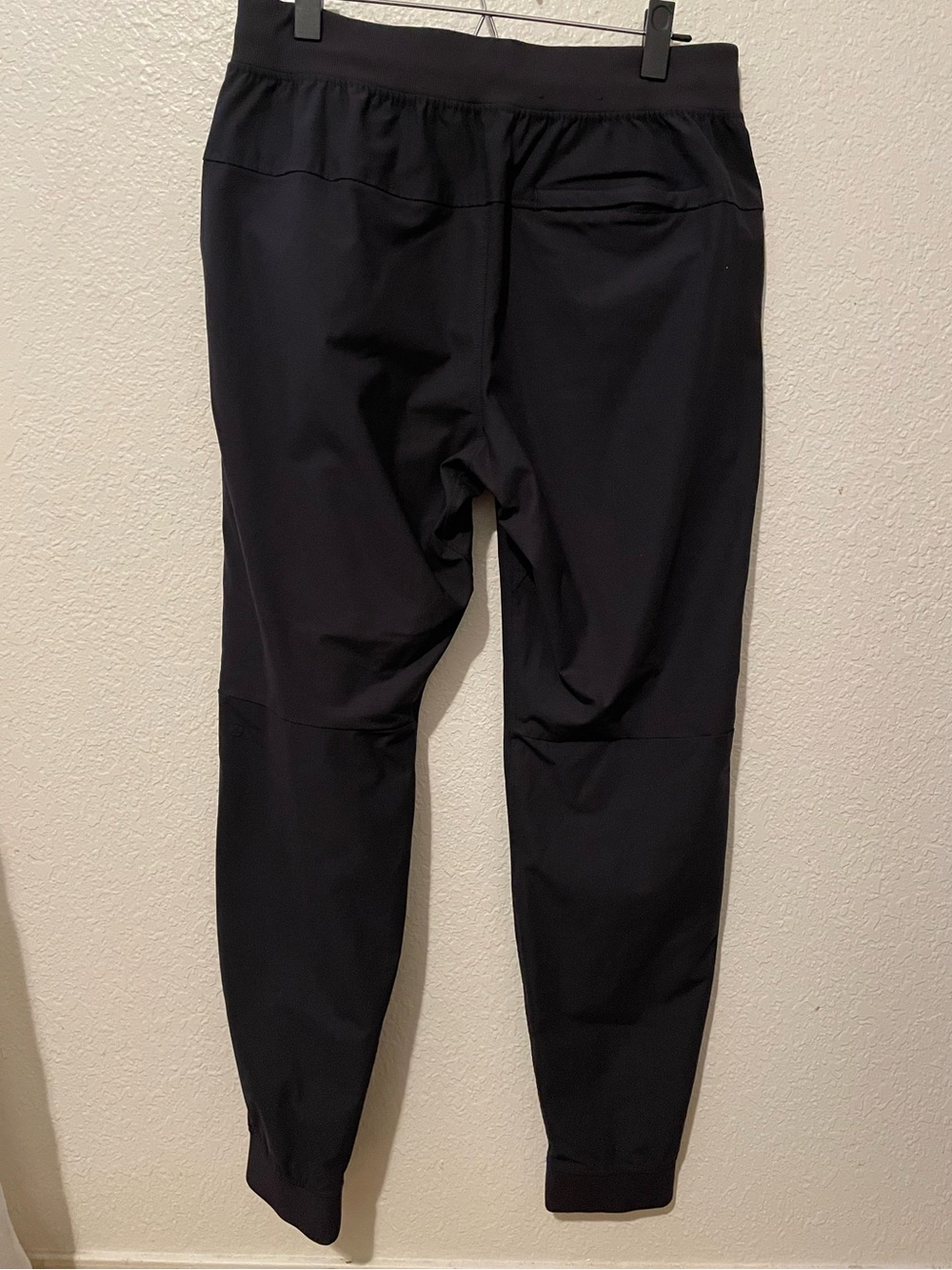 Men’s Lululemon Warpstreme Jogger Pants in Black. - Picture 6 of 7